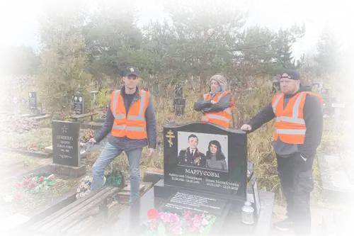 Монтаж памятника на кладбище